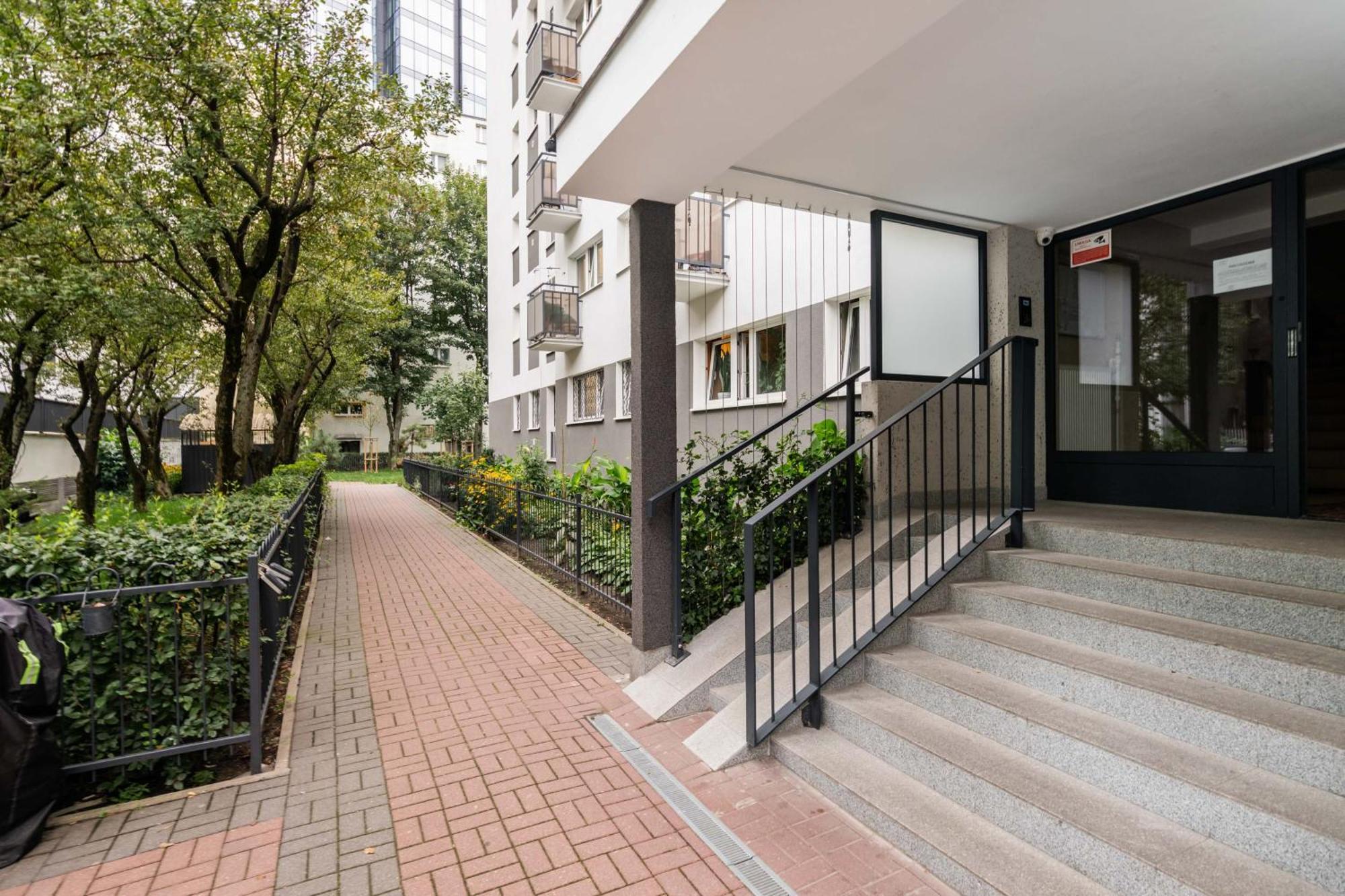 Chmielna 106b Centrum